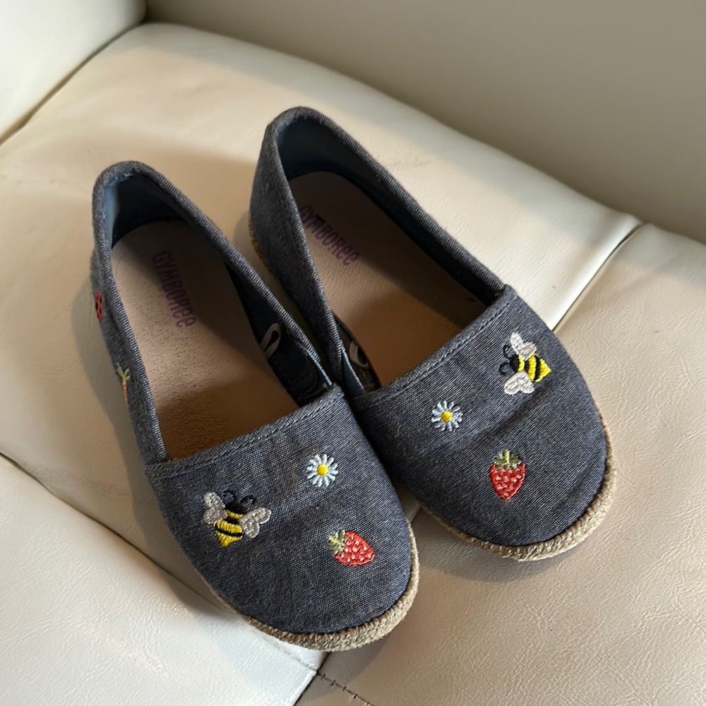 🎀 Gymboree Girls Kids Denim Blue Shoes Loafers with Embroidered Design